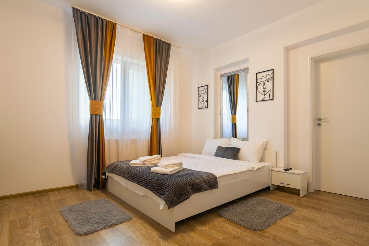 Mm Near To Coresi Mall With Free Parking Apartment Brașov