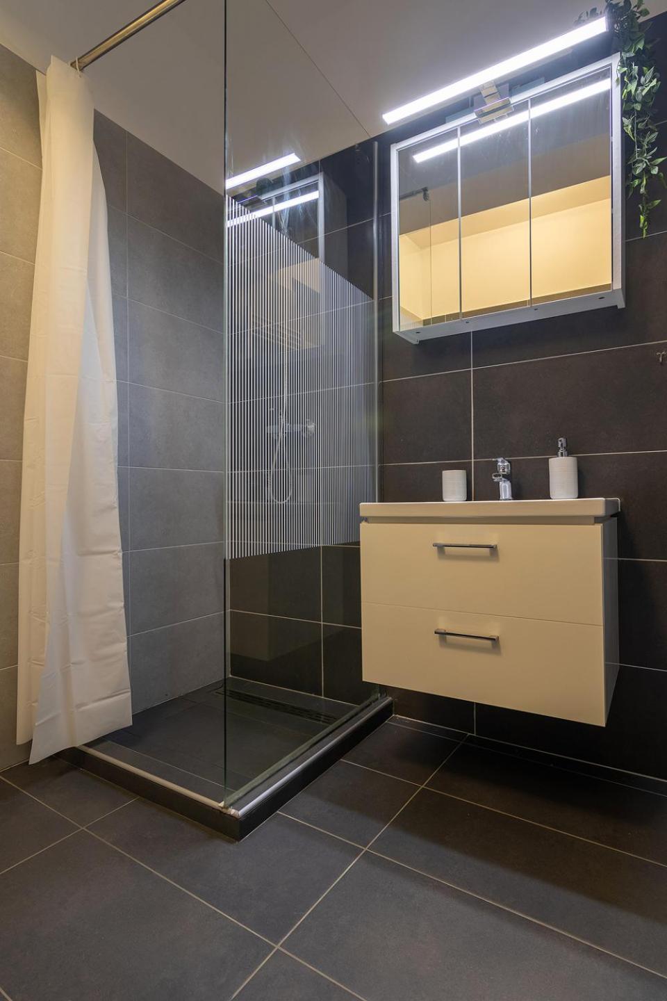 Mm Near To Coresi Mall With Free Parking Brașov