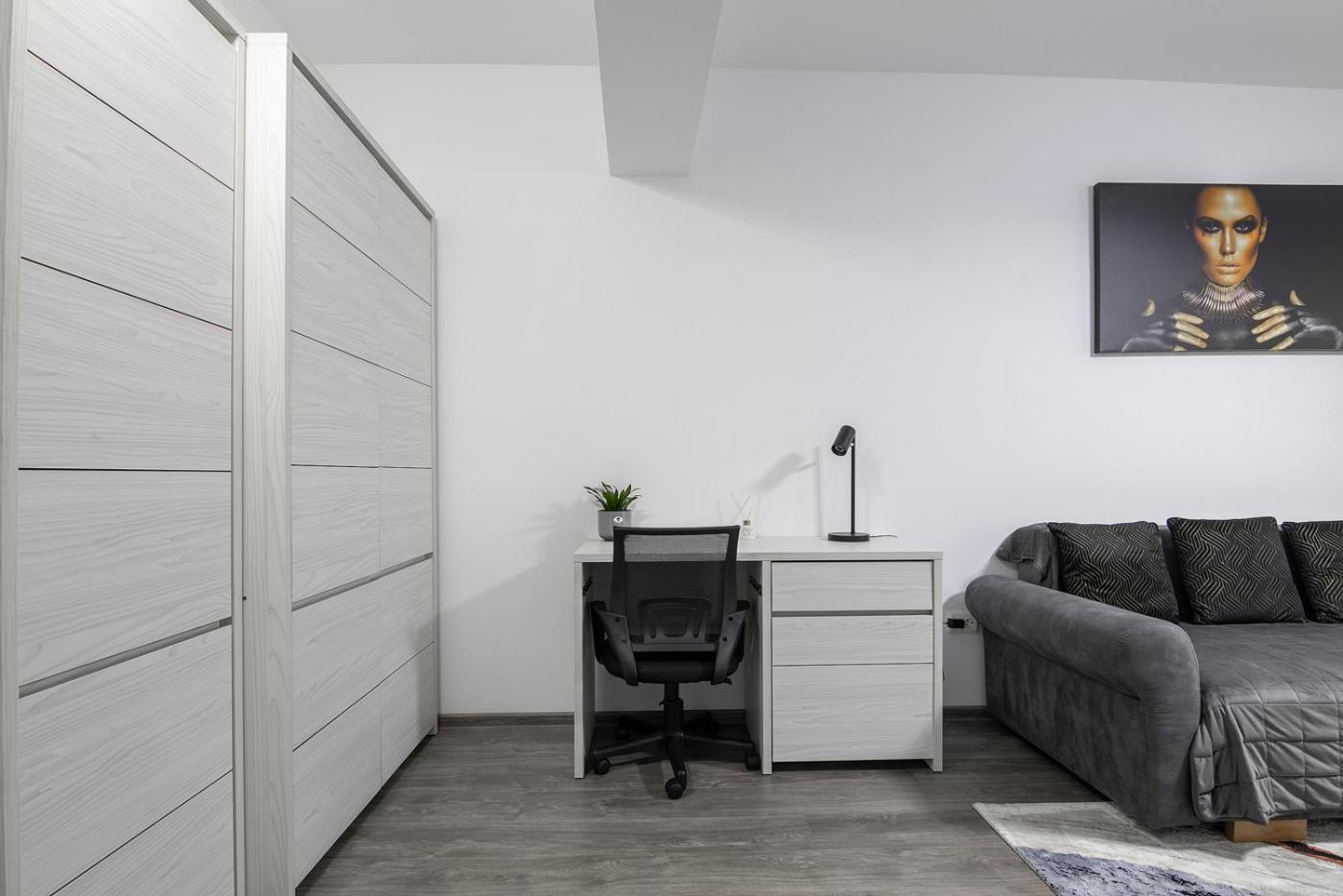 Mm Near To Coresi Mall With Free Parking Apartment Brașov
